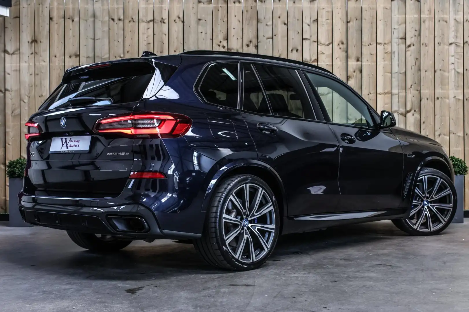 BMW X5 XDrive45e M-Sport *Pano*M-Stoelen*360 Camera*Enter Zwart - 2