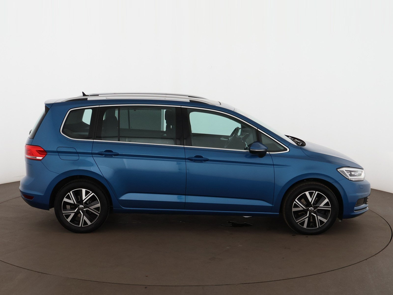 Volkswagen Touran 2.0 TDI Highline Aut LED SKY AHK RADAR NAV — photo 9