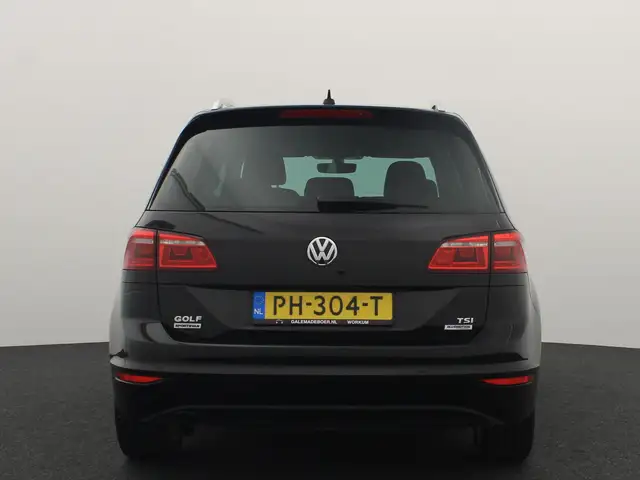 Volkswagen Golf Sportsvan view 4