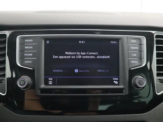 Volkswagen Golf Sportsvan view 11