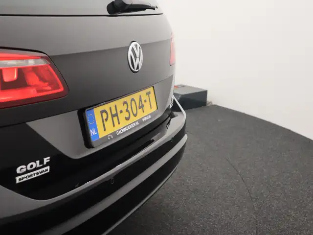 Volkswagen Golf Sportsvan view 5