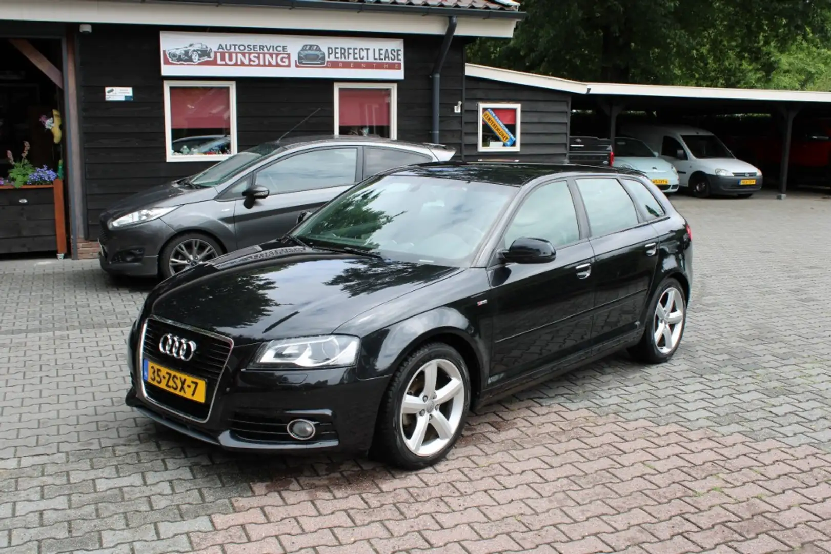 Audi A3 SPORTBACK 1.2 TFSI S EDITION - navigatie Zwart - 1