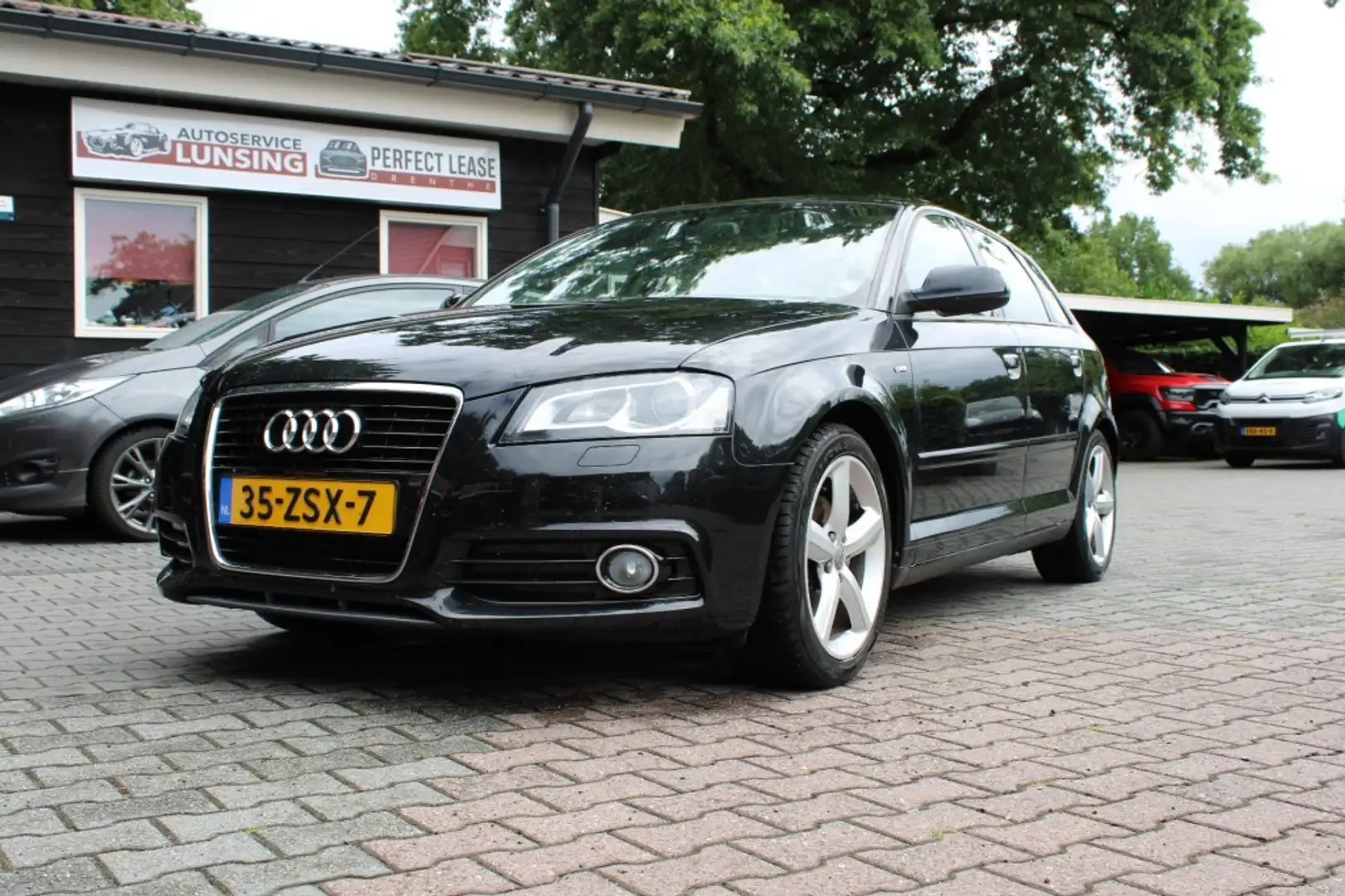 Audi A3 SPORTBACK 1.2 TFSI S EDITION - navigatie Zwart - 2