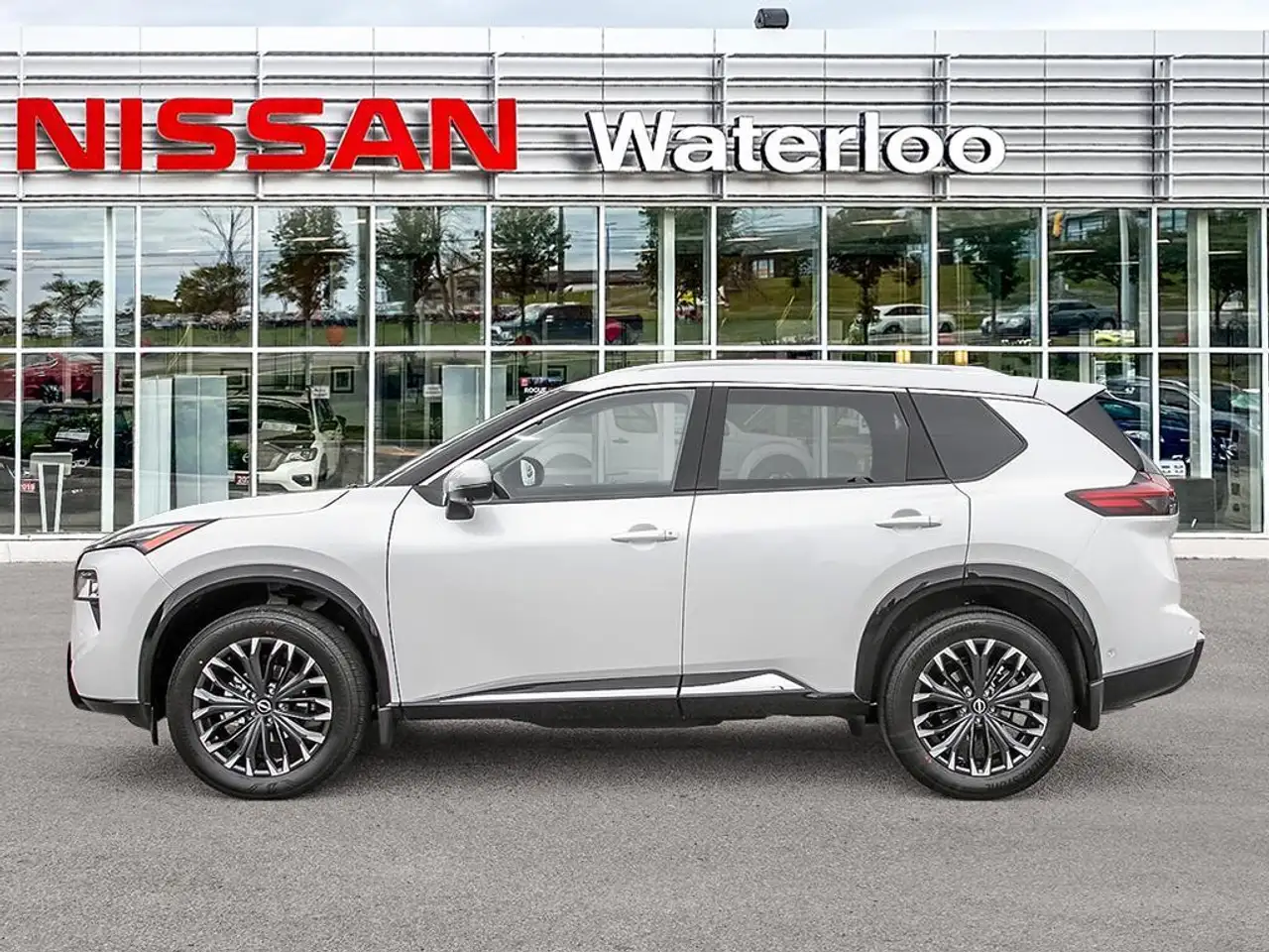 Nissan Rogue снимка Nissan Rogue