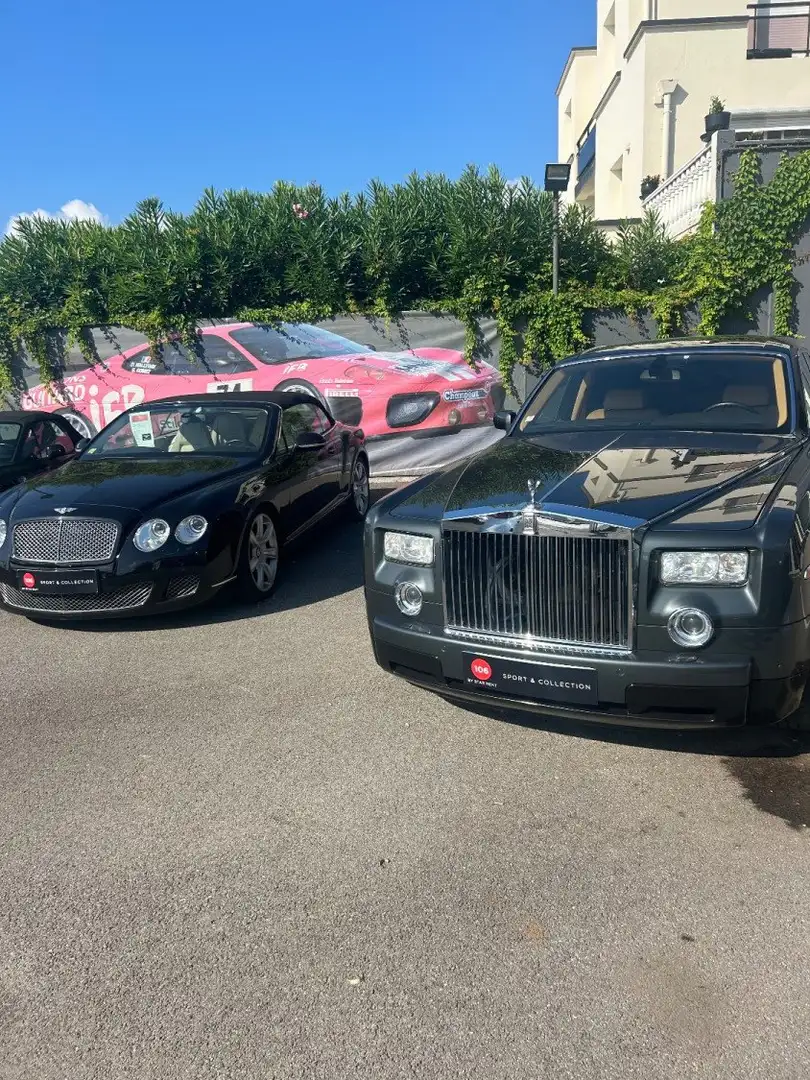 Rolls-Royce Phantom - 2