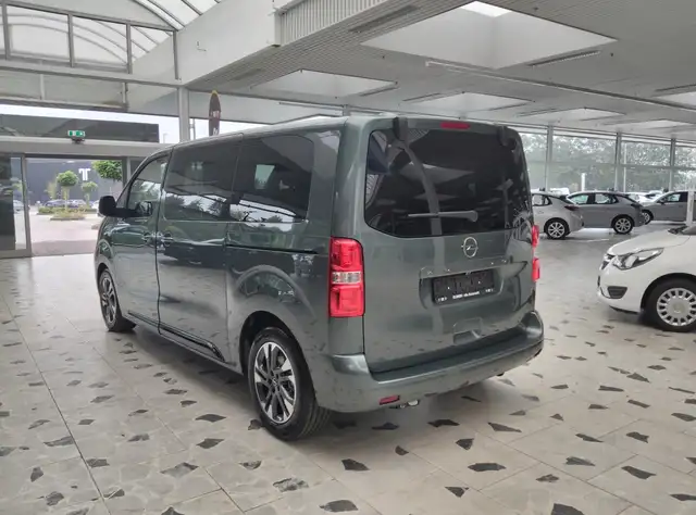 Opel Zafira view 5