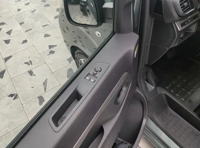 Opel Zafira view 10