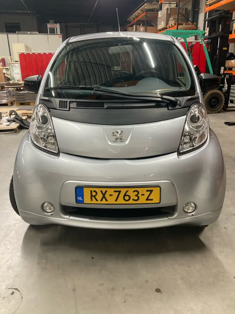 Peugeot iOn Active Gris - 1