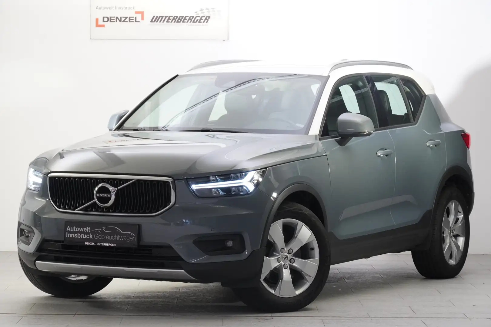 Volvo XC40 D4 Momentum Pro AWD Geartronic LED Gri - 1