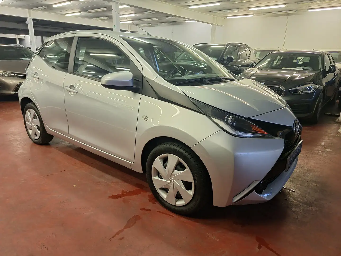 Toyota Aygo 1.0i Argent - 1