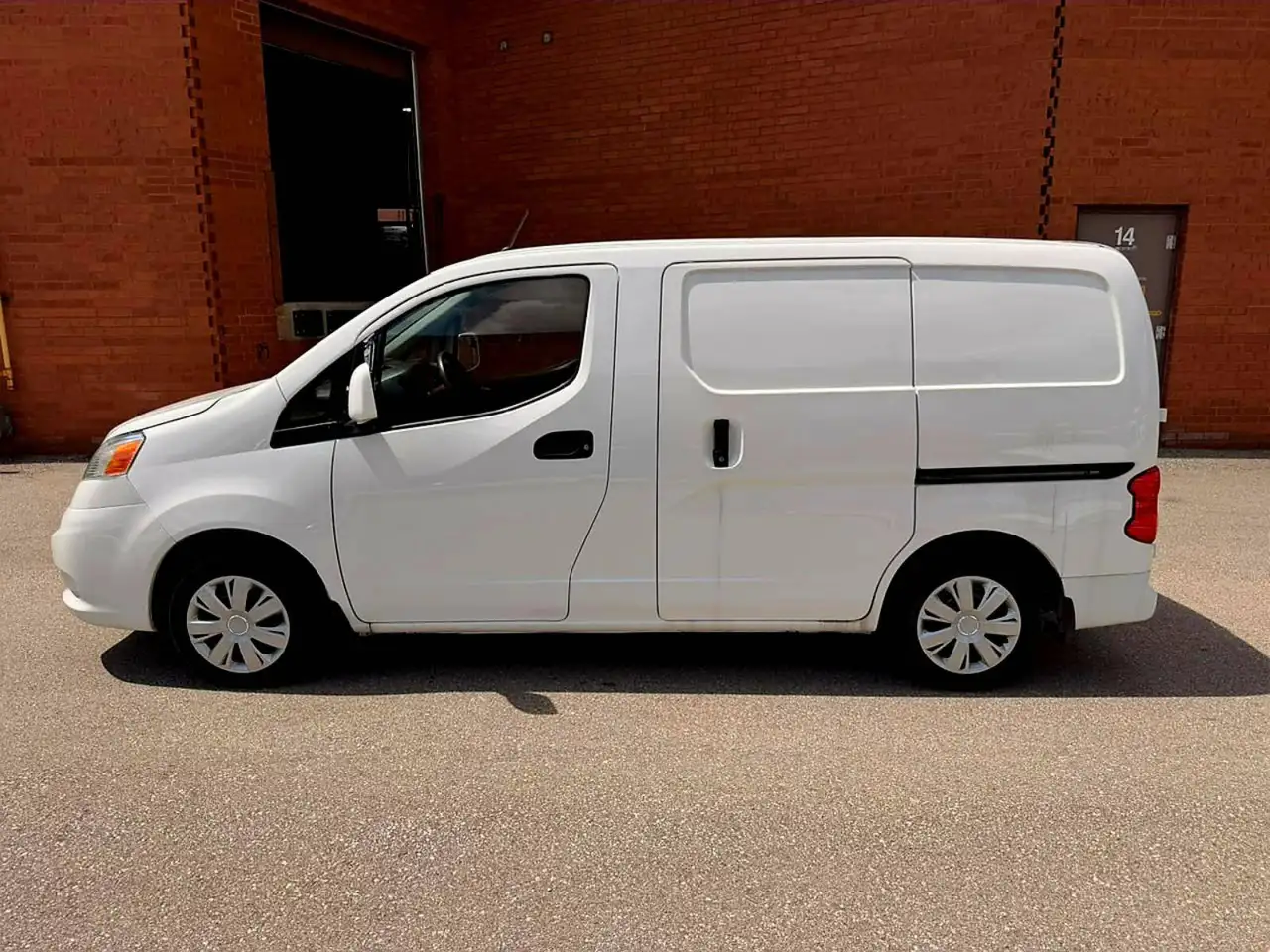 Nissan NV200 снимка Nissan NV200