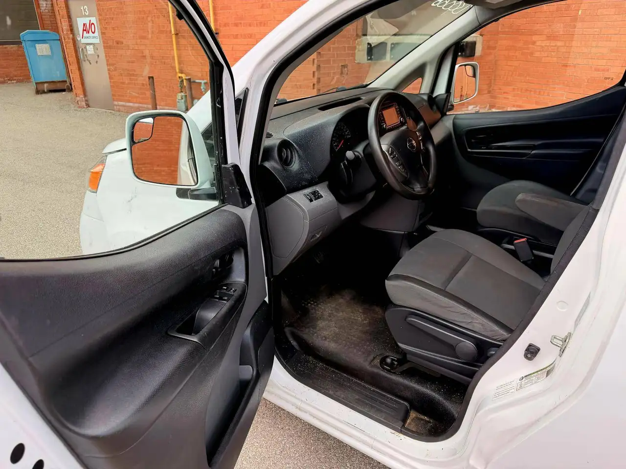 Nissan NV200 снимка Nissan NV200