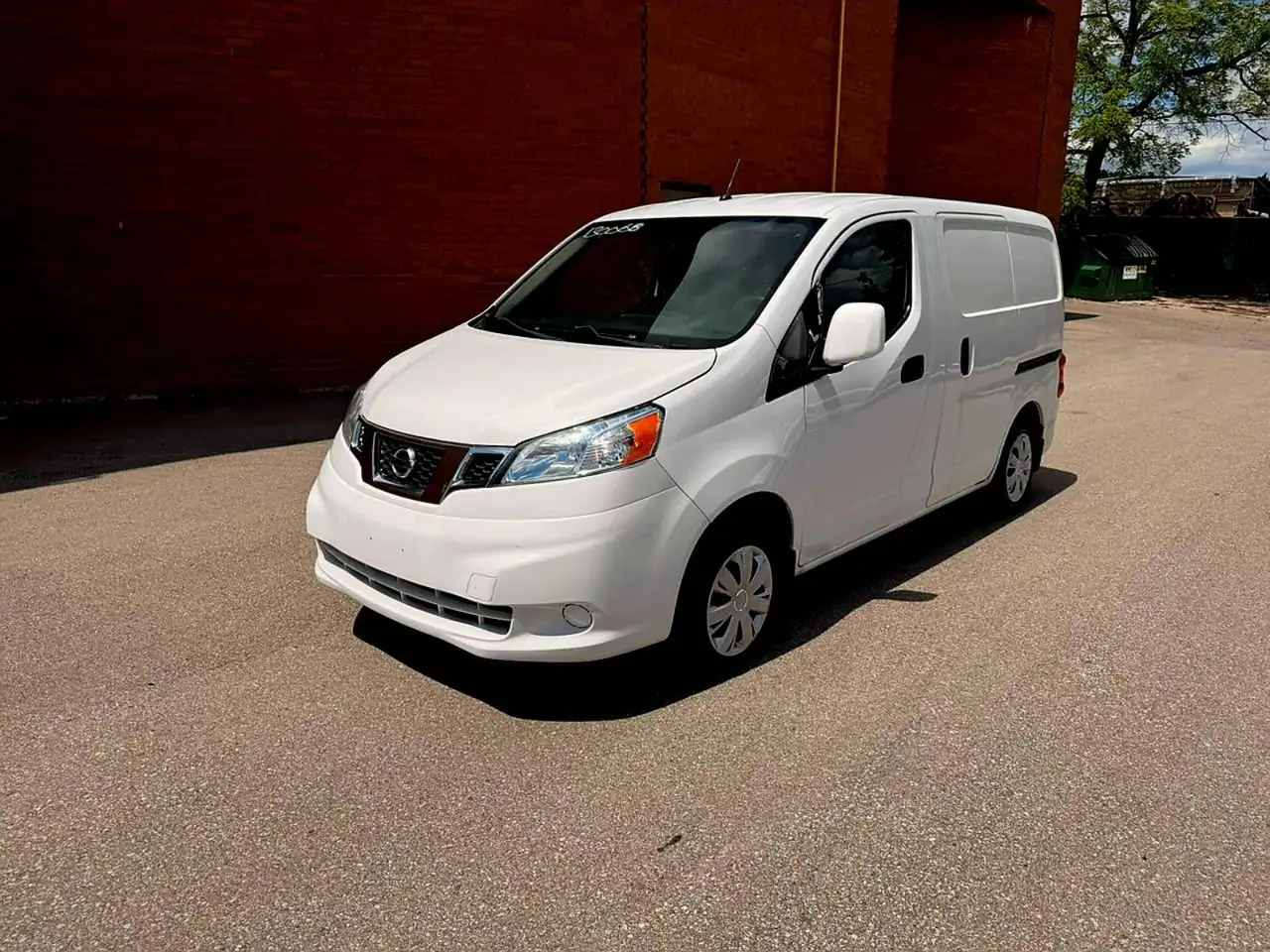 Nissan NV200 снимка Nissan NV200