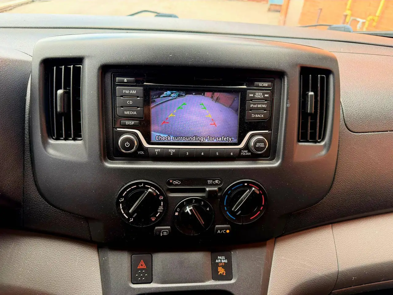 Nissan NV200 снимка Nissan NV200
