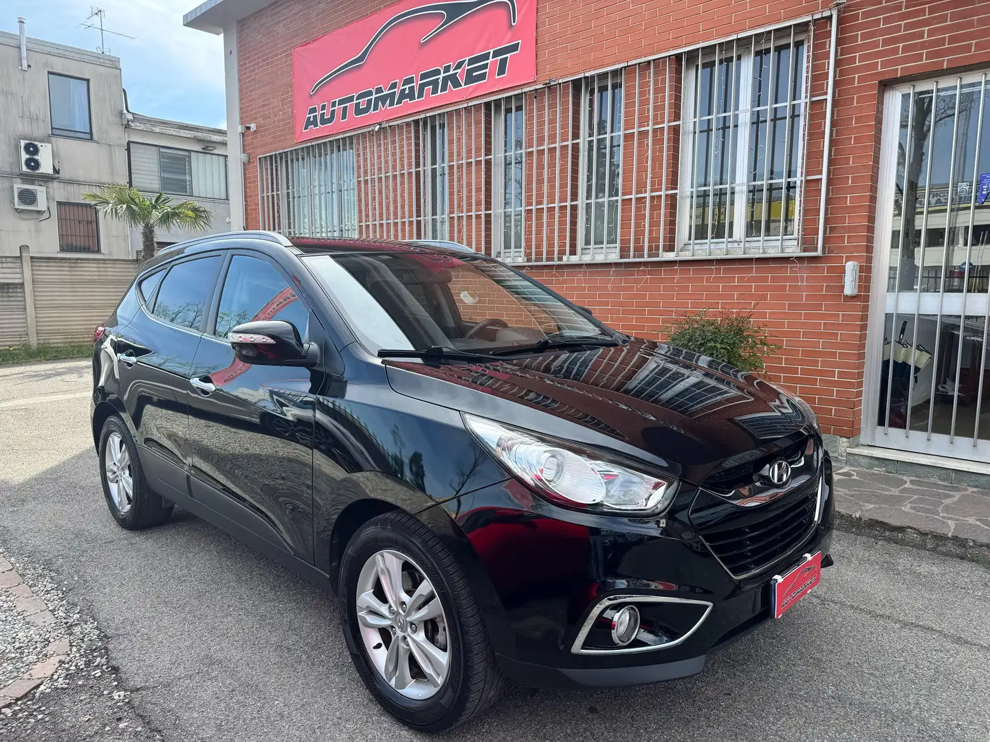 Hyundai iX35 1.7 crdi 116cv Comfort 2wd Schwarz - 1