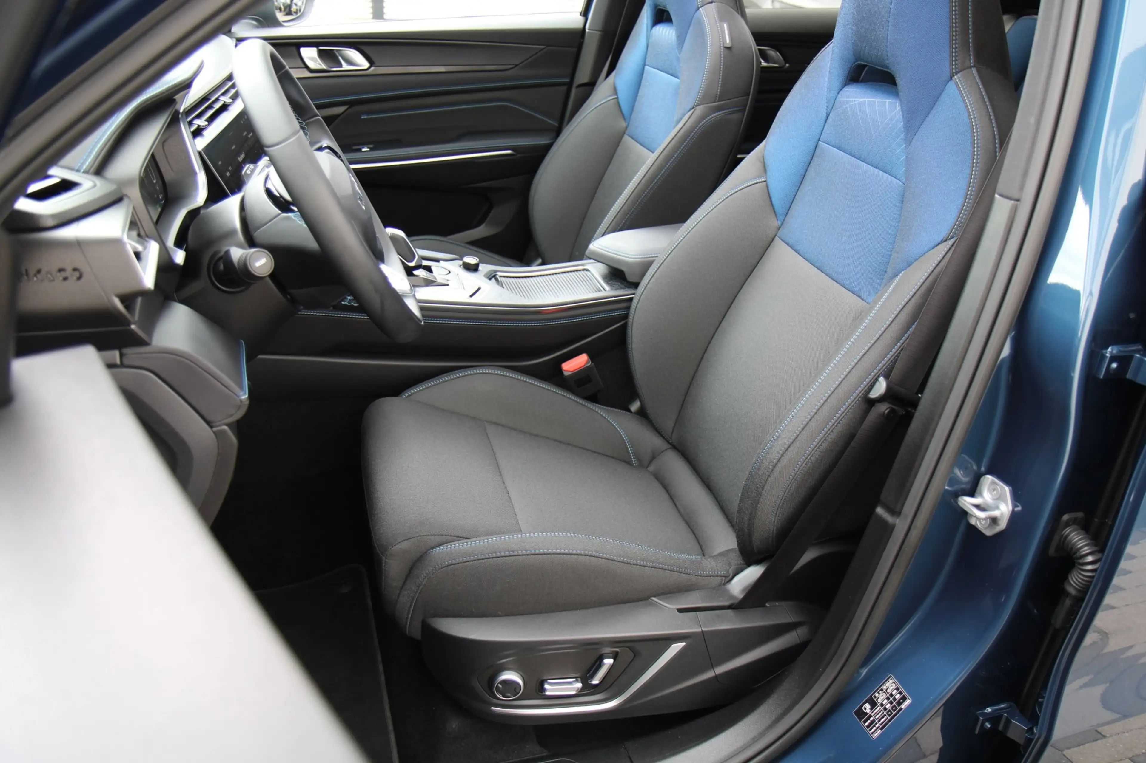 Lynk & Co 01 1.5 PHEV 262PK Zwarte Hemel 360° Camera NAP BTW — photo 8