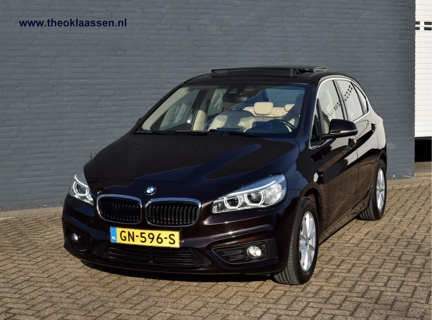 BMW 218 2-serie Active Tourer 218i Essential Pano Head-up Brun - 2