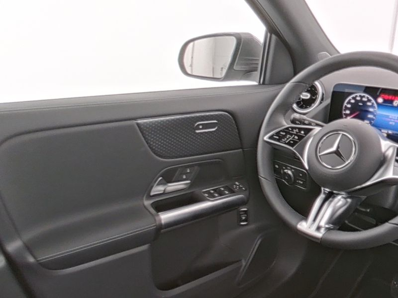 Mercedes-Benz GLA 200 d PROGRESSIVE|MBUX|SHZ|TEMP|KAM|LED|SHZ — photo 6