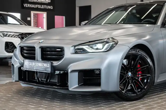 BMW M2 view 3
