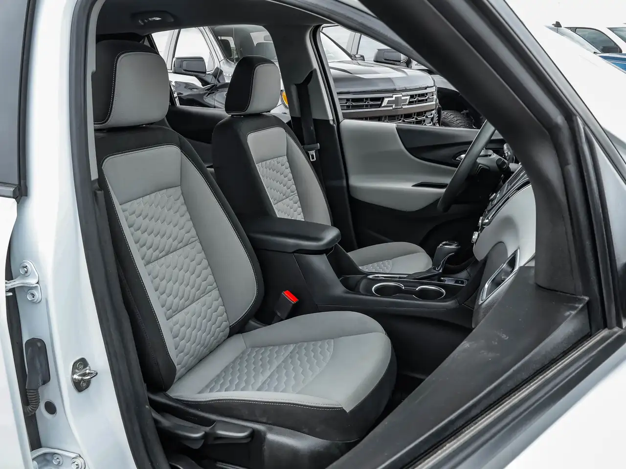 Chevrolet Equinox снимка Chevrolet Equinox