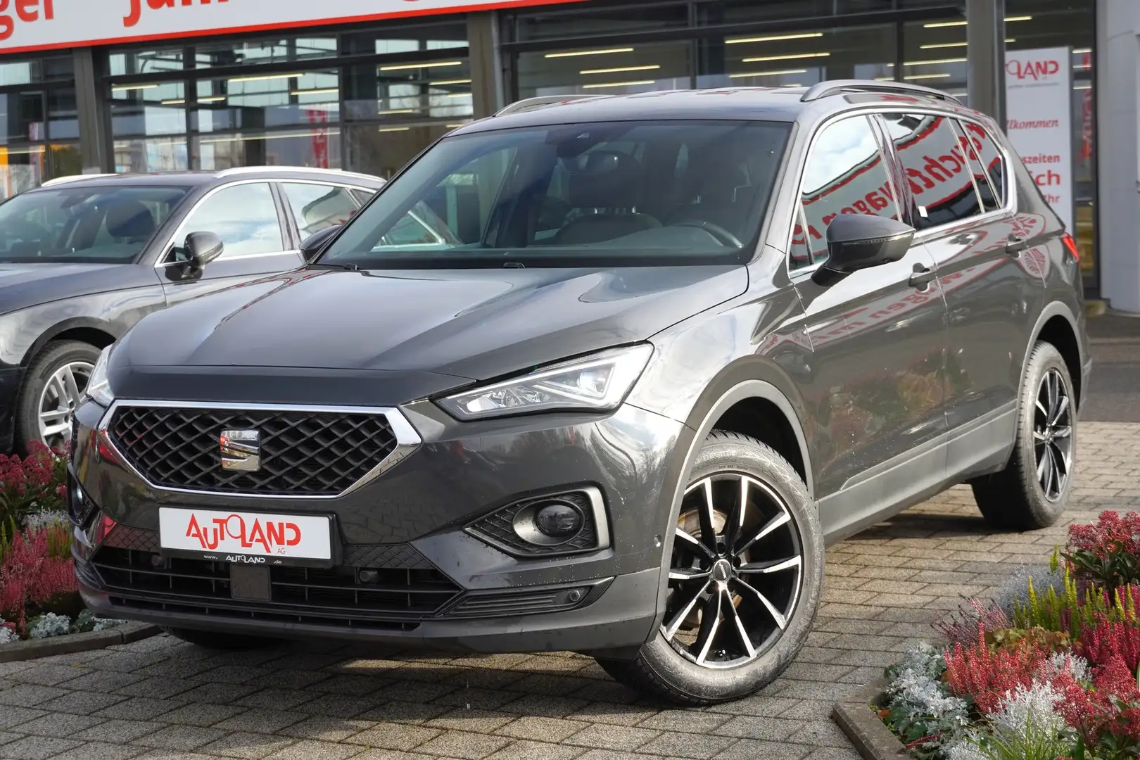 SEAT Tarraco 1.5 Style Klimaaut. LED Navi Sitzheizung Grey - 2