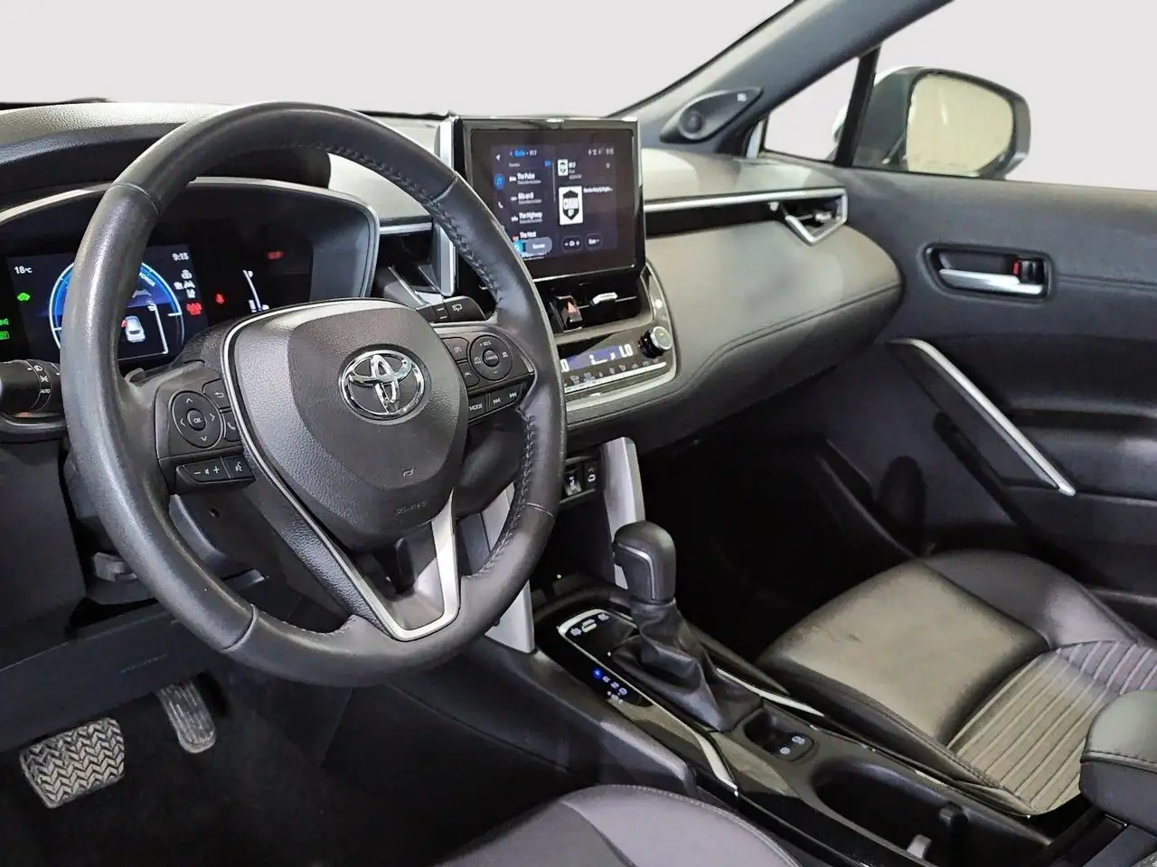 Toyota Corolla Cross снимка Toyota Corolla Cross
