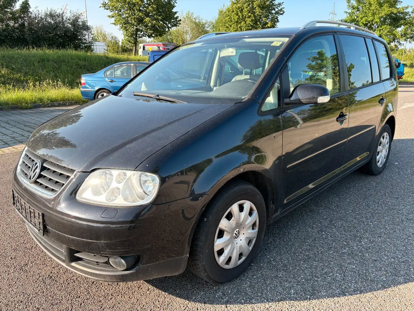 Volkswagen Touran 1.9 TDI 6 Gang Trendline Černá - 1
