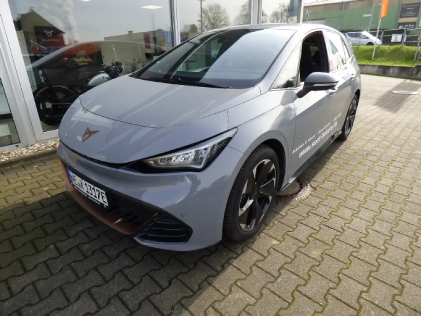 CUPRA Born Born 170 kw   77 kWh NAVI Kessy LED Grau - 1