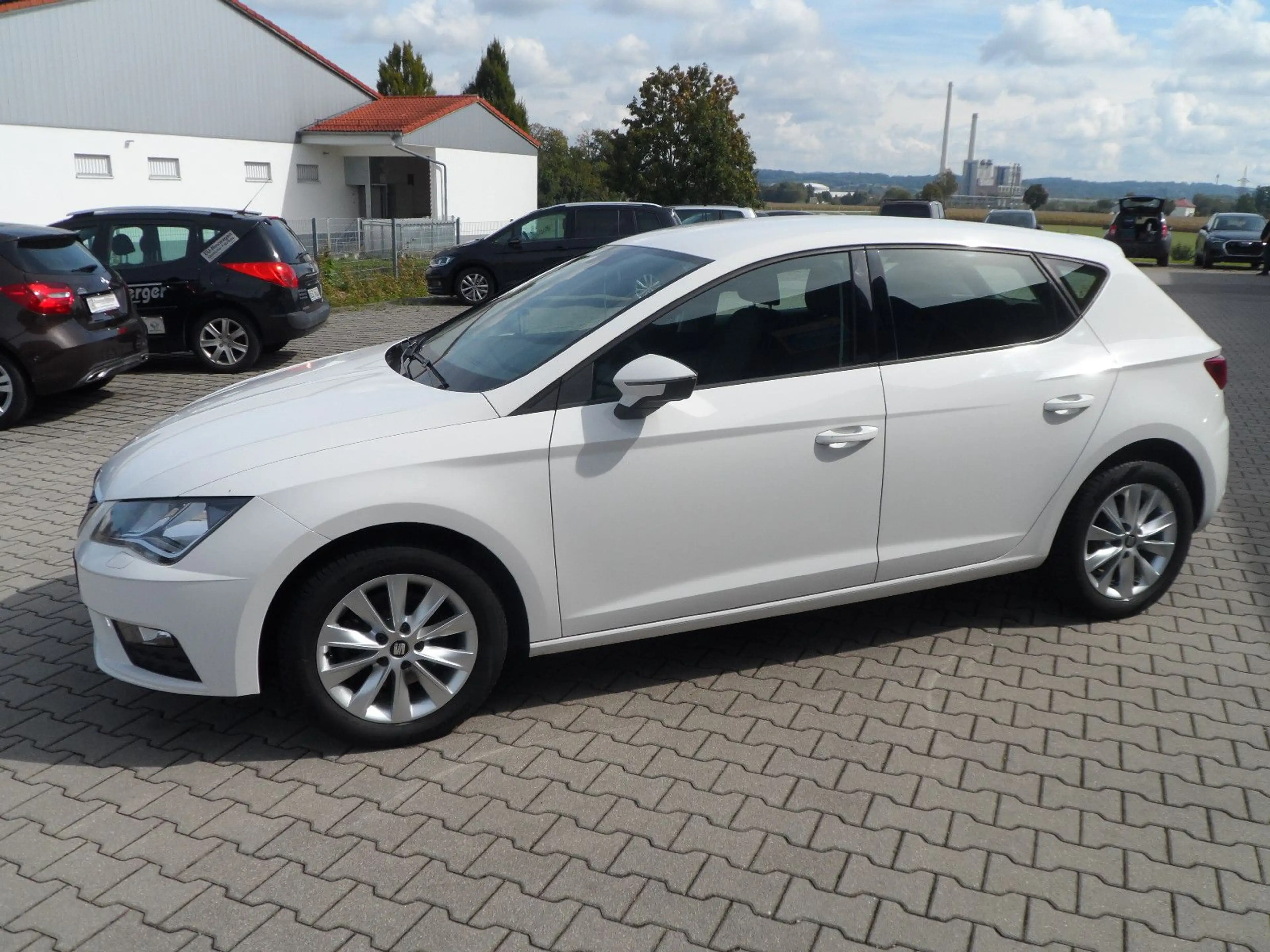 SEAT Leon Style/Navi/CarPlay/SHZ/Top Ausstattung — photo 12