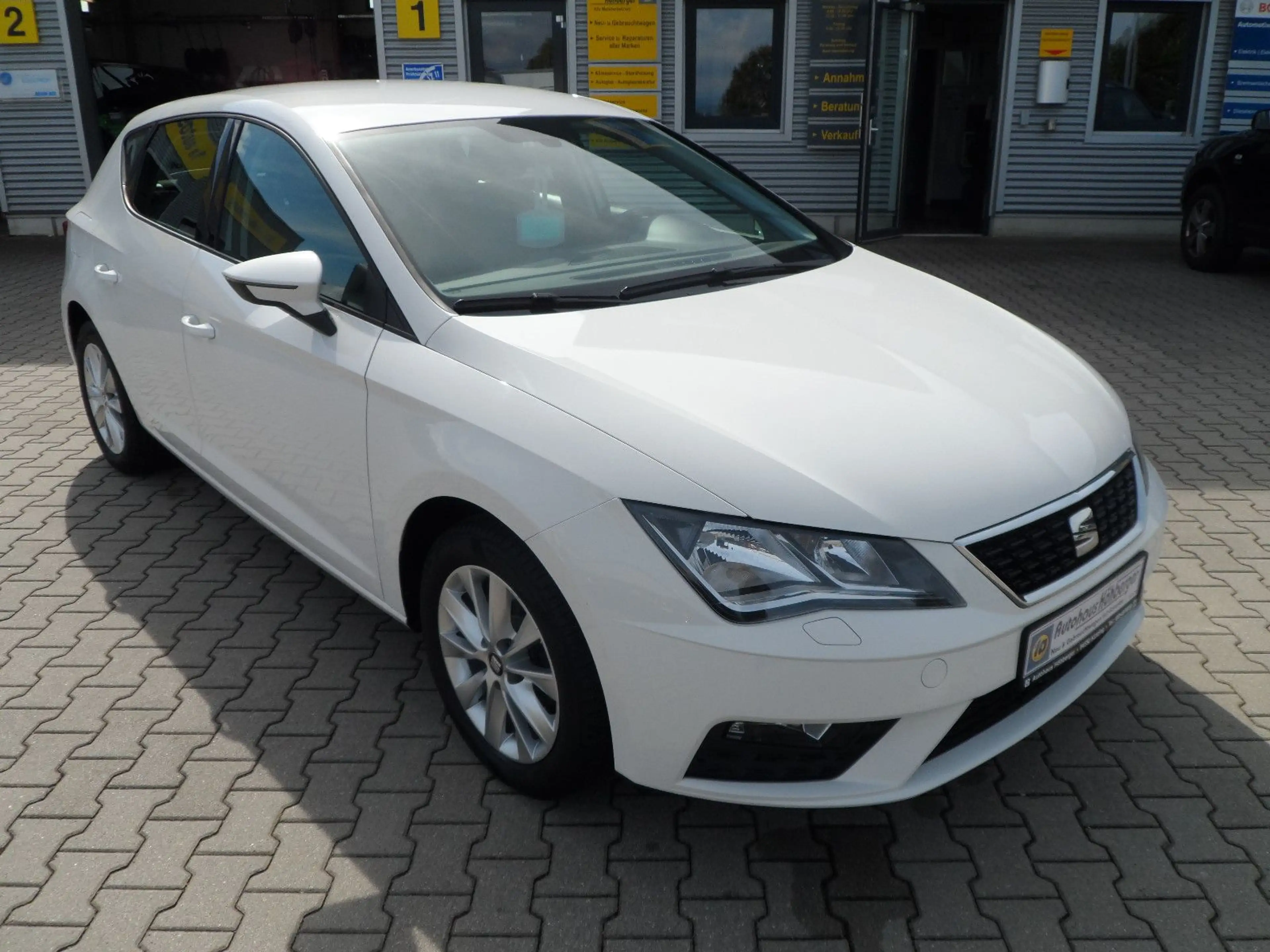 SEAT Leon Style/Navi/CarPlay/SHZ/Top Ausstattung — photo 4