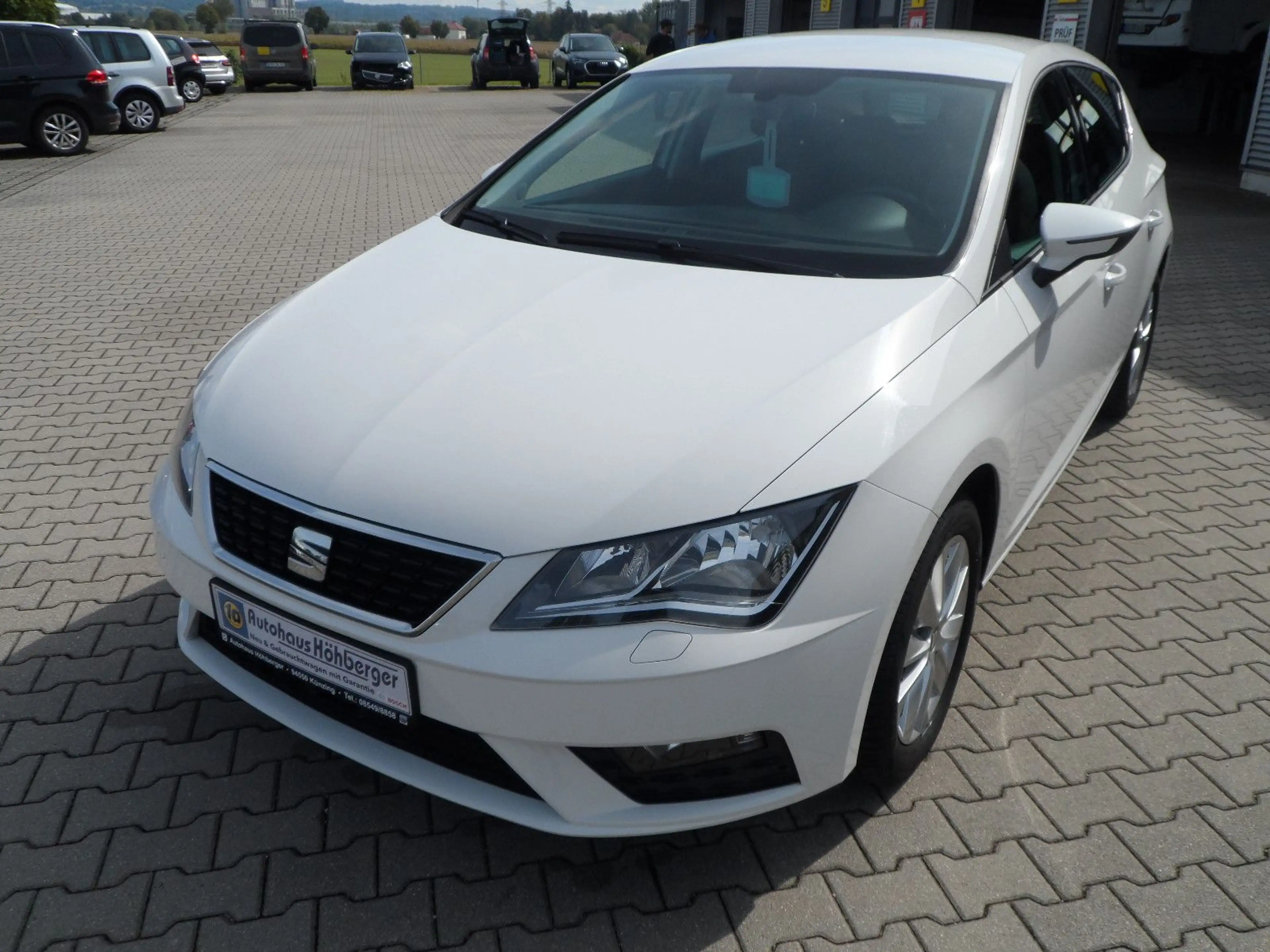 SEAT Leon Style/Navi/CarPlay/SHZ/Top Ausstattung — photo 2