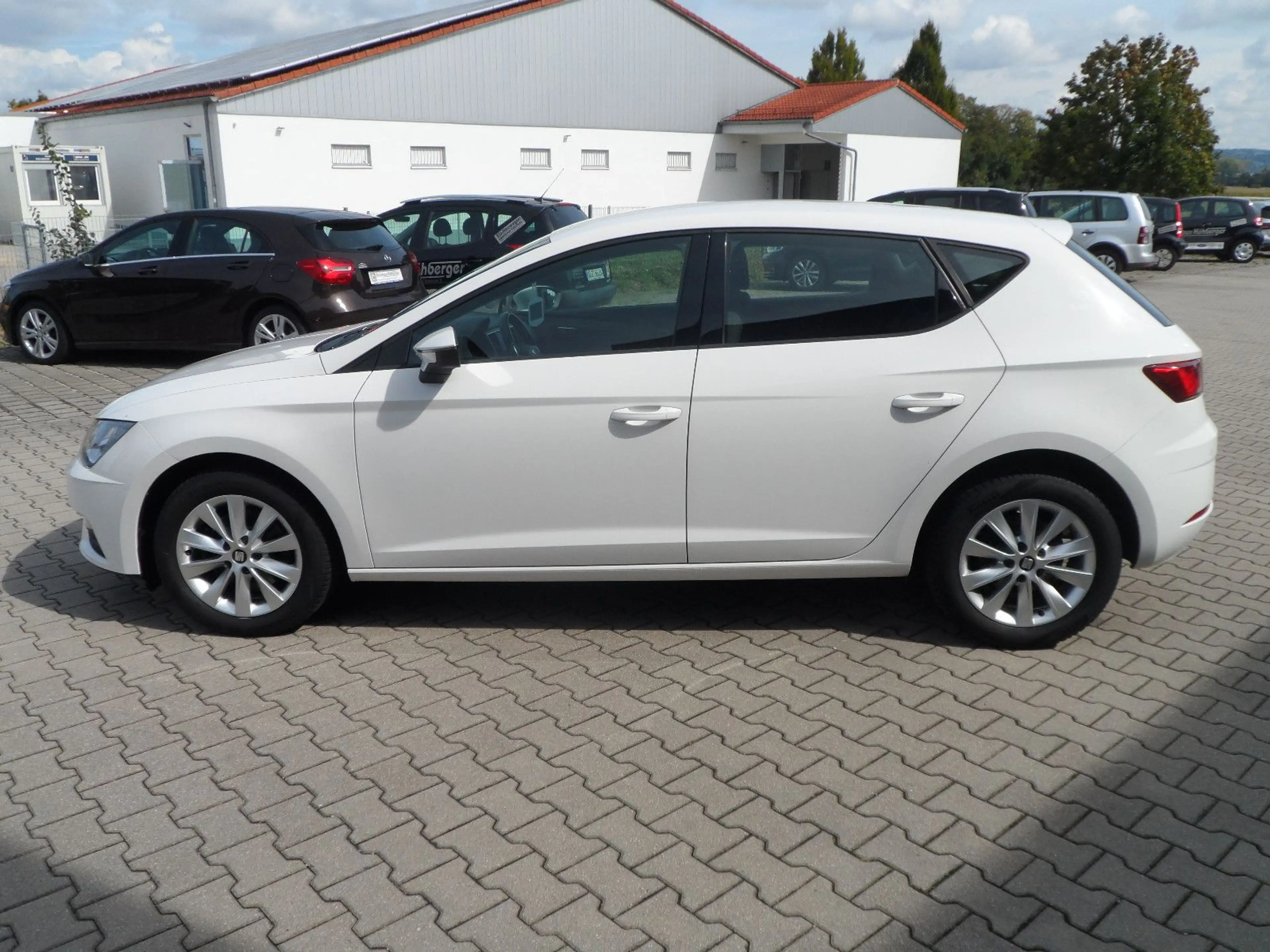 SEAT Leon Style/Navi/CarPlay/SHZ/Top Ausstattung — photo 11