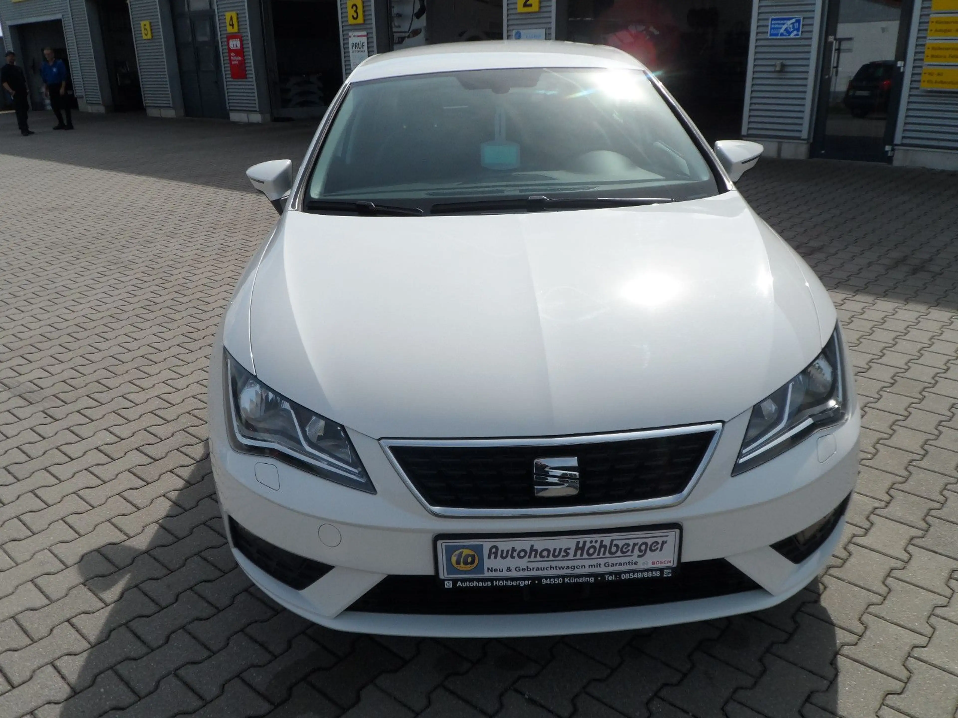 SEAT Leon Style/Navi/CarPlay/SHZ/Top Ausstattung — photo 3