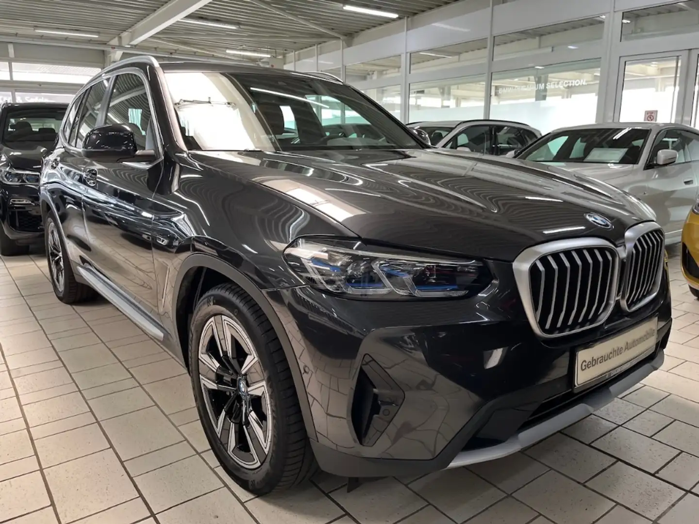 BMW X3 xDrive 30e A DA Laser ParkAss HUD Pano Navi Memory Gris - 2
