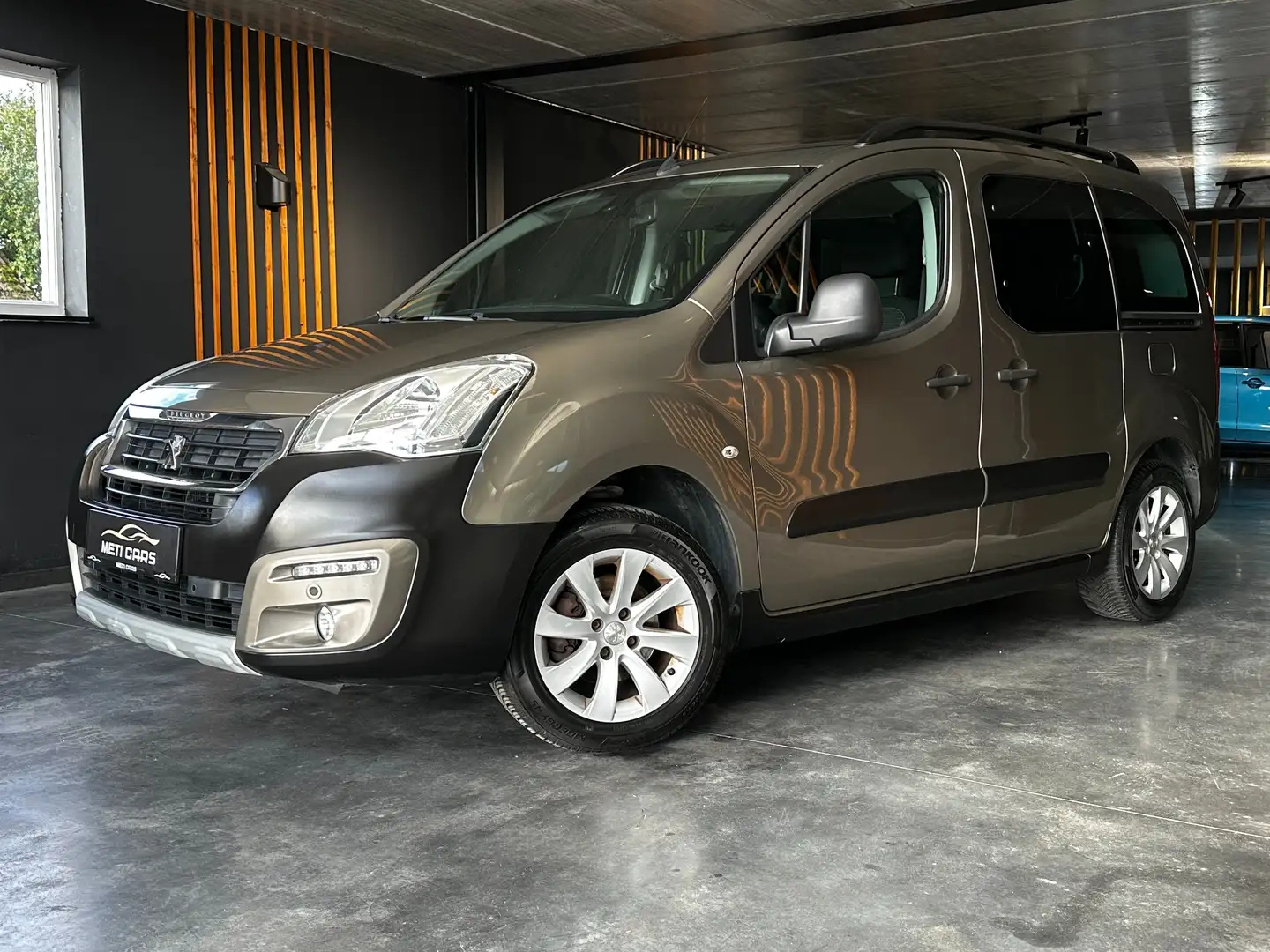 Peugeot Partner Partner Tepee | Carplay | Camera | 5 zitter Bruin - 1