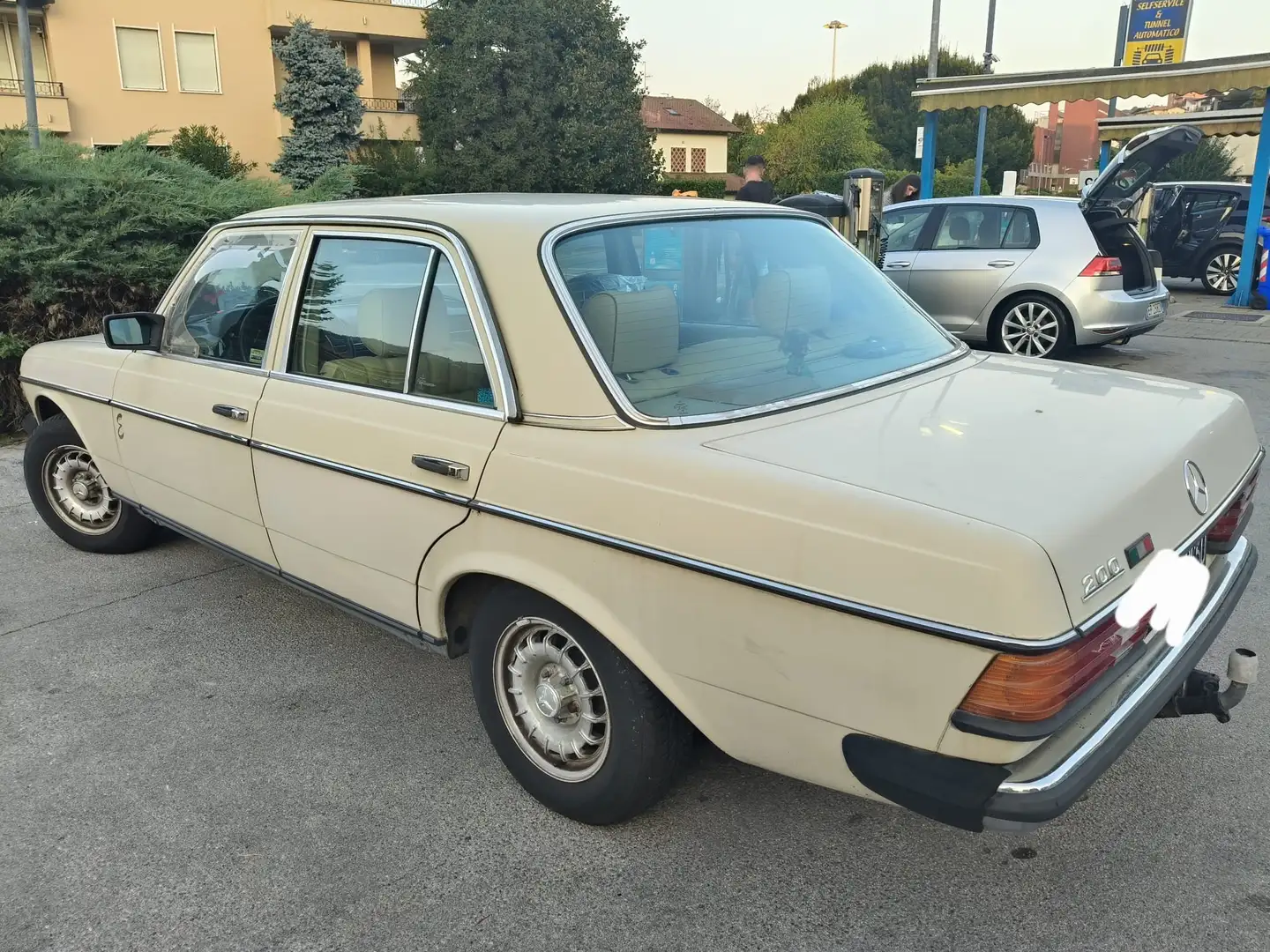 Mercedes-Benz 200 Bej - 2