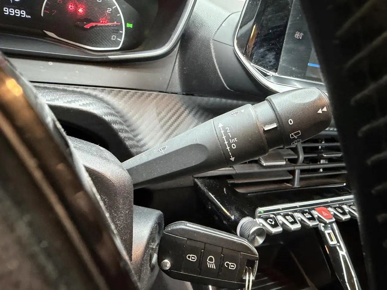 Peugeot 208 208 — photo 13