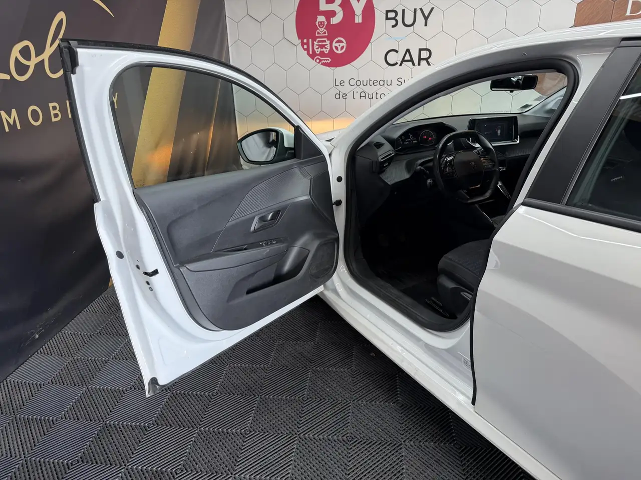 Peugeot 208 208 — photo 5