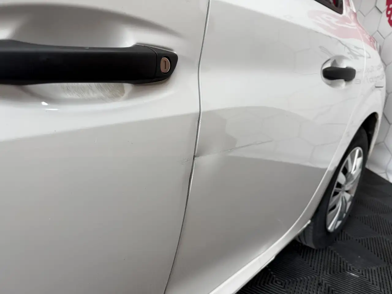 Peugeot 208 208 — photo 34