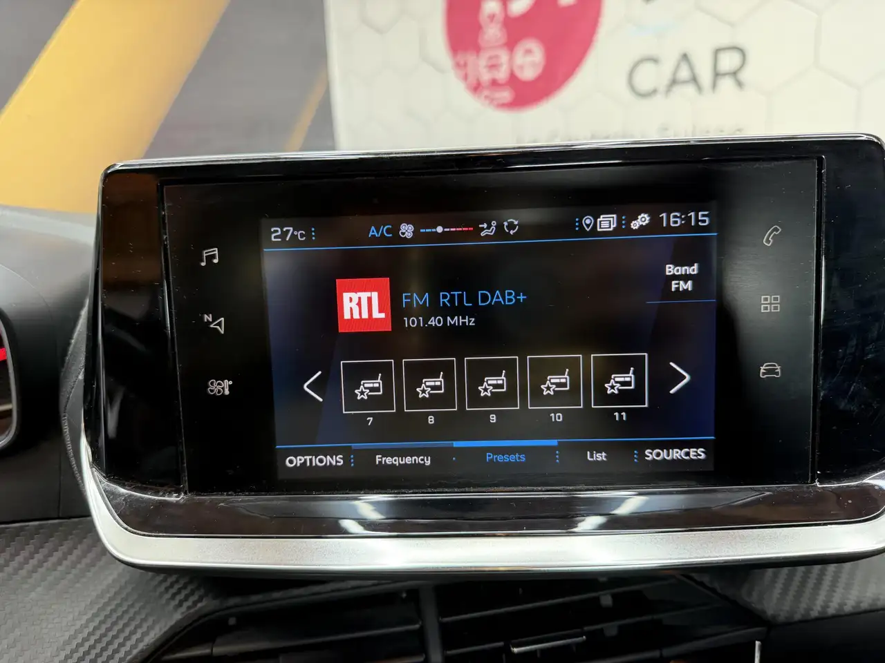 Peugeot 208 208 — photo 26