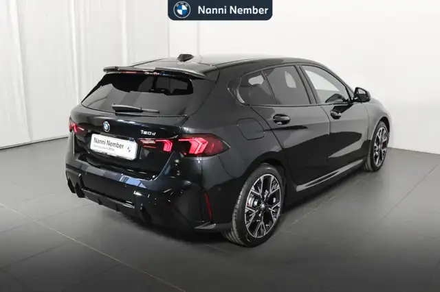 BMW 1 Series view 3