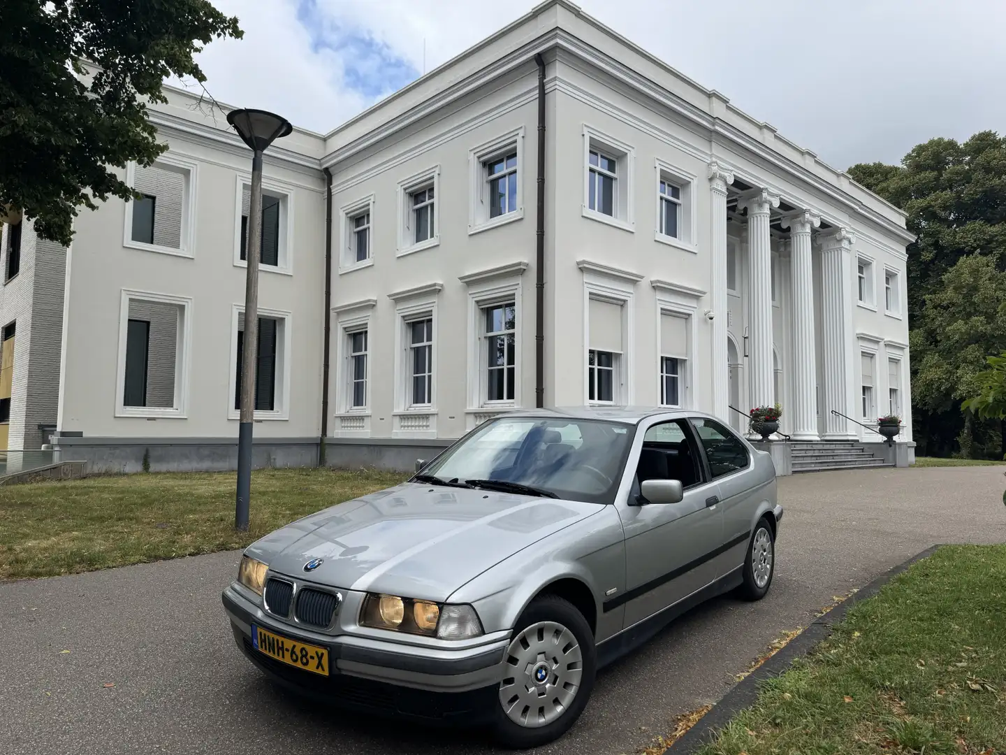 BMW 316 i COMPACT MAAGDELIJK MOOI Grijs - 1