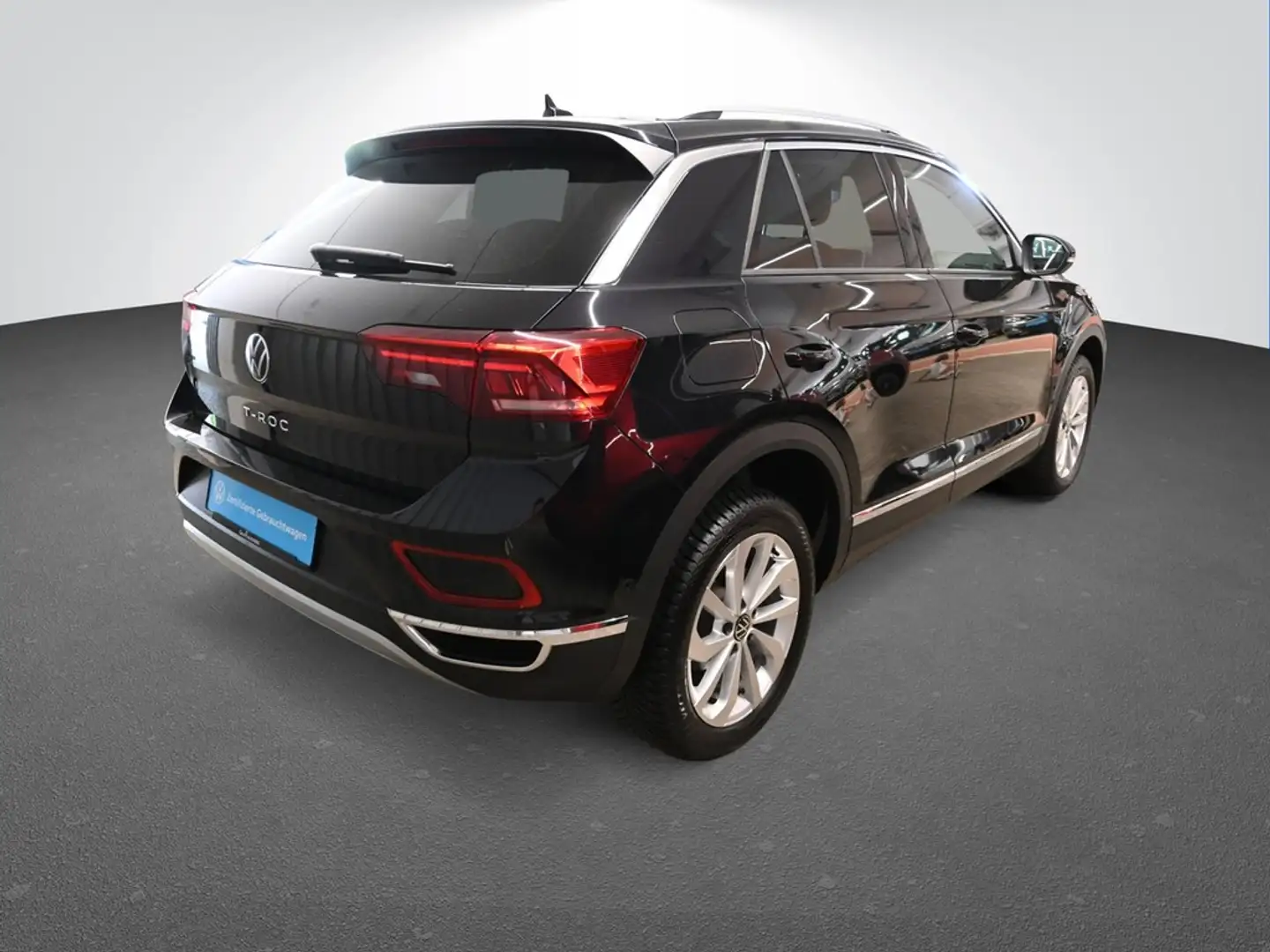 Volkswagen T-Roc 1.5 TSI Automatik Style AHK LED SzHzg PDC Schwarz - 2