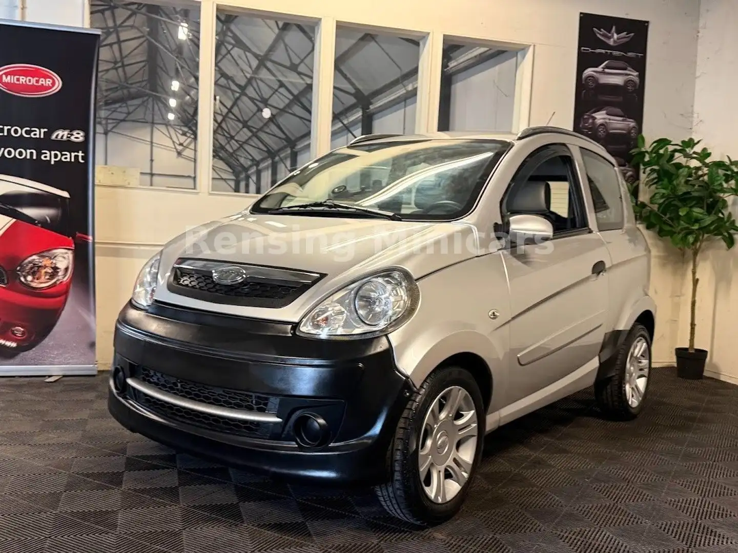 Microcar M.Go Silberline SXI XXL Kofferraum Mopedauto 45 Silber - 2
