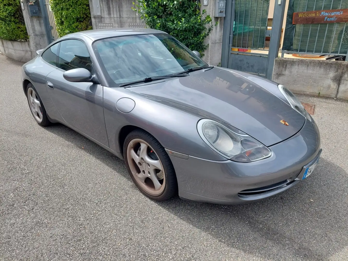 Porsche 911 Coupe 3.4 Carrera 4 - 1