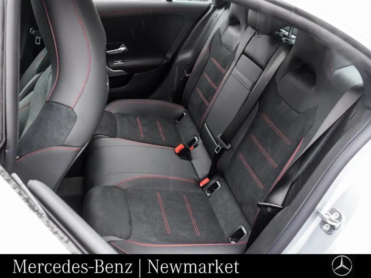 Mercedes-Benz CLA снимка Mercedes-Benz CLA