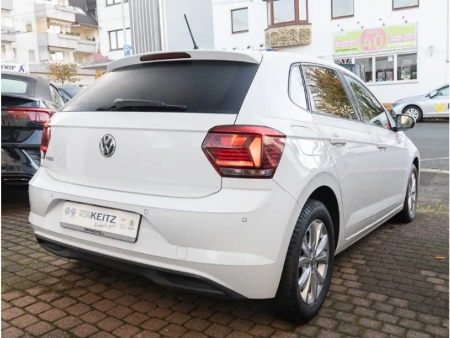 Volkswagen Polo VI Highline TSI +ALLW+KLI+PDC+RADIO+LED+BT+ Weiß - 2