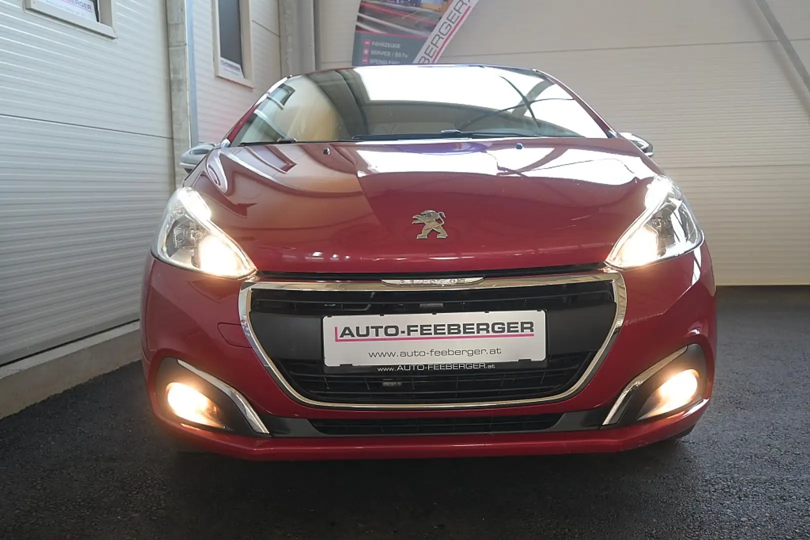 Peugeot 208 Active 1,2 PureTech 82 Navigation,Sitzheizung,T... Rot - 2