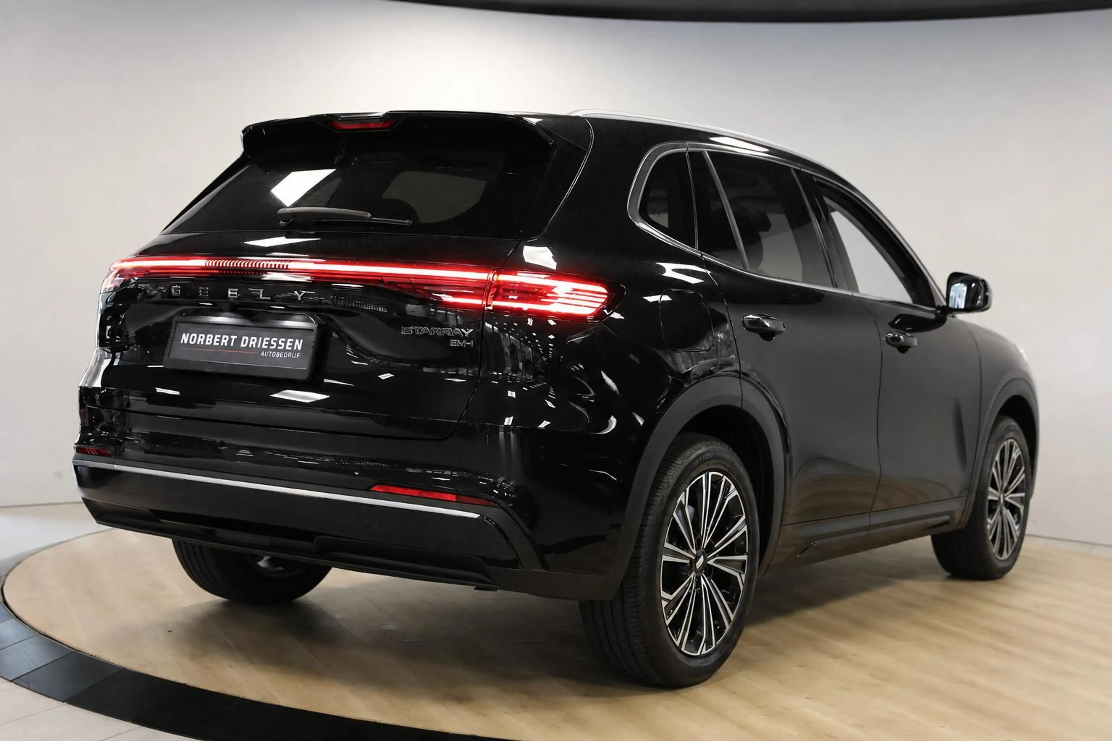 Geely Starray EM-i 1.5 Max+ | Long Range 30 kWh | WLTP 136 km EV | Fu — photo 2