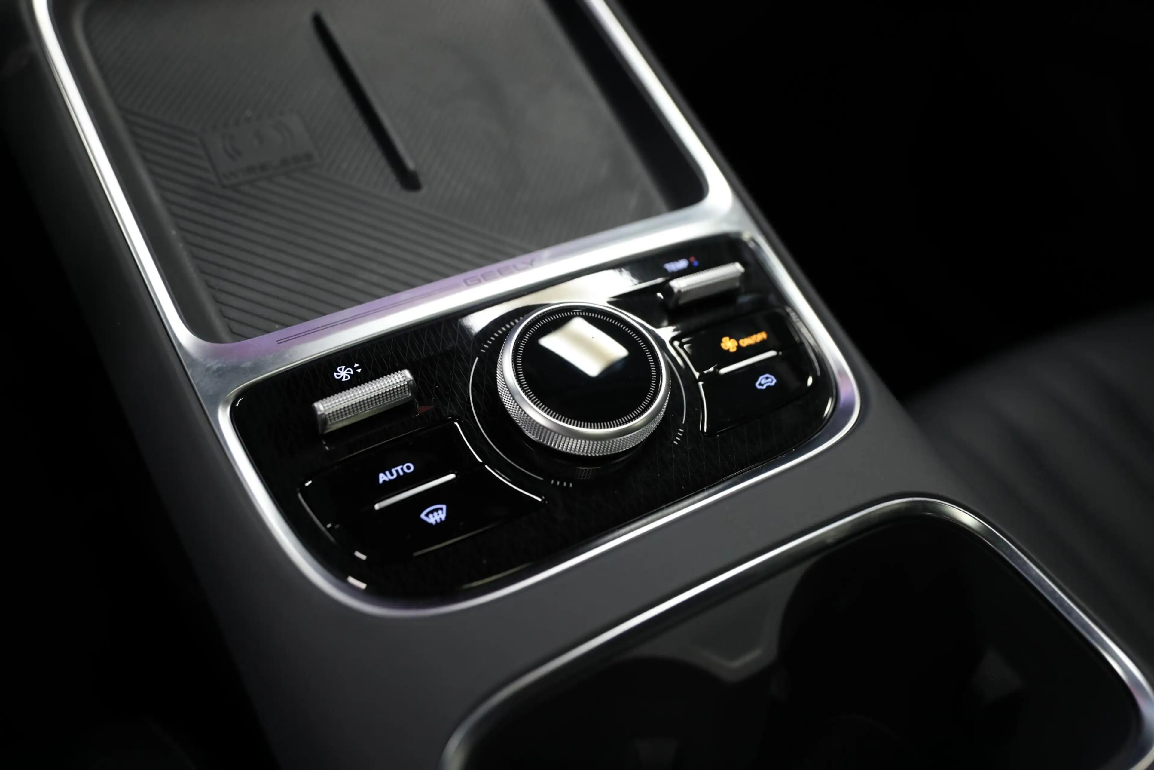 Geely Starray EM-i 1.5 Max+ | Long Range 30 kWh | WLTP 136 km EV | Fu — photo 15